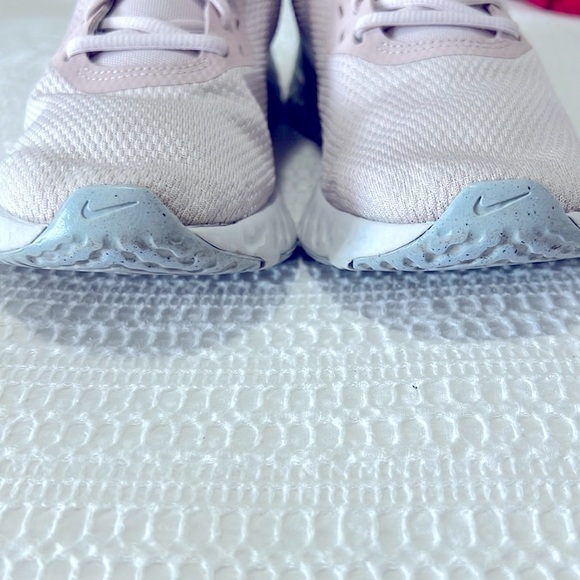 Nike Women's Pink Running Shoes - Picture 4 of 13